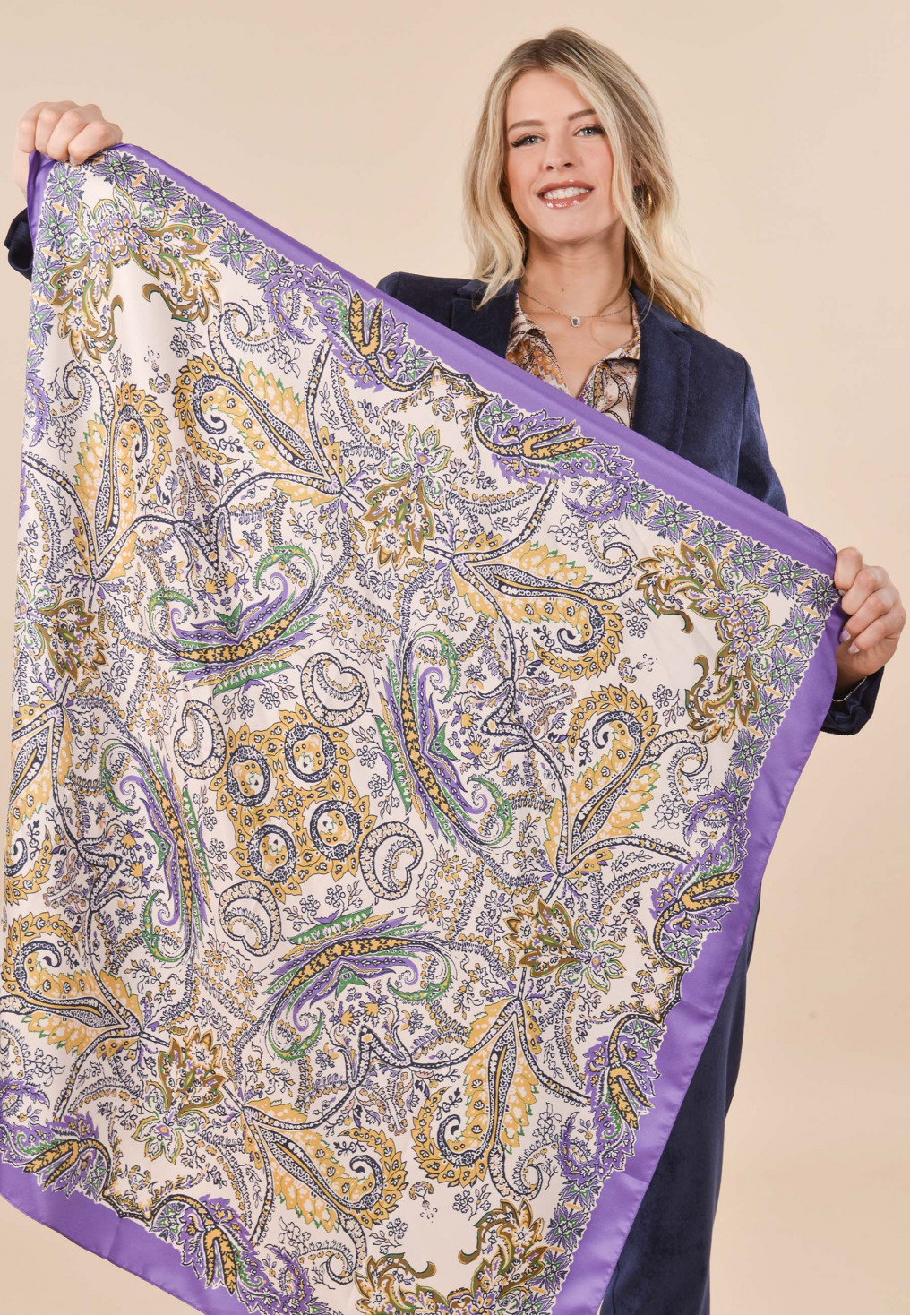 CARMELA - ETOLE - VIOLET - Un Jour Ailleurs