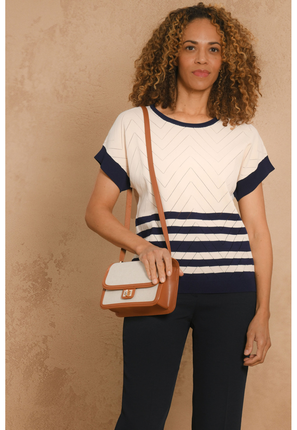 PULL - COQUILLE/NAVY - GILDA - Un Jour Ailleurs