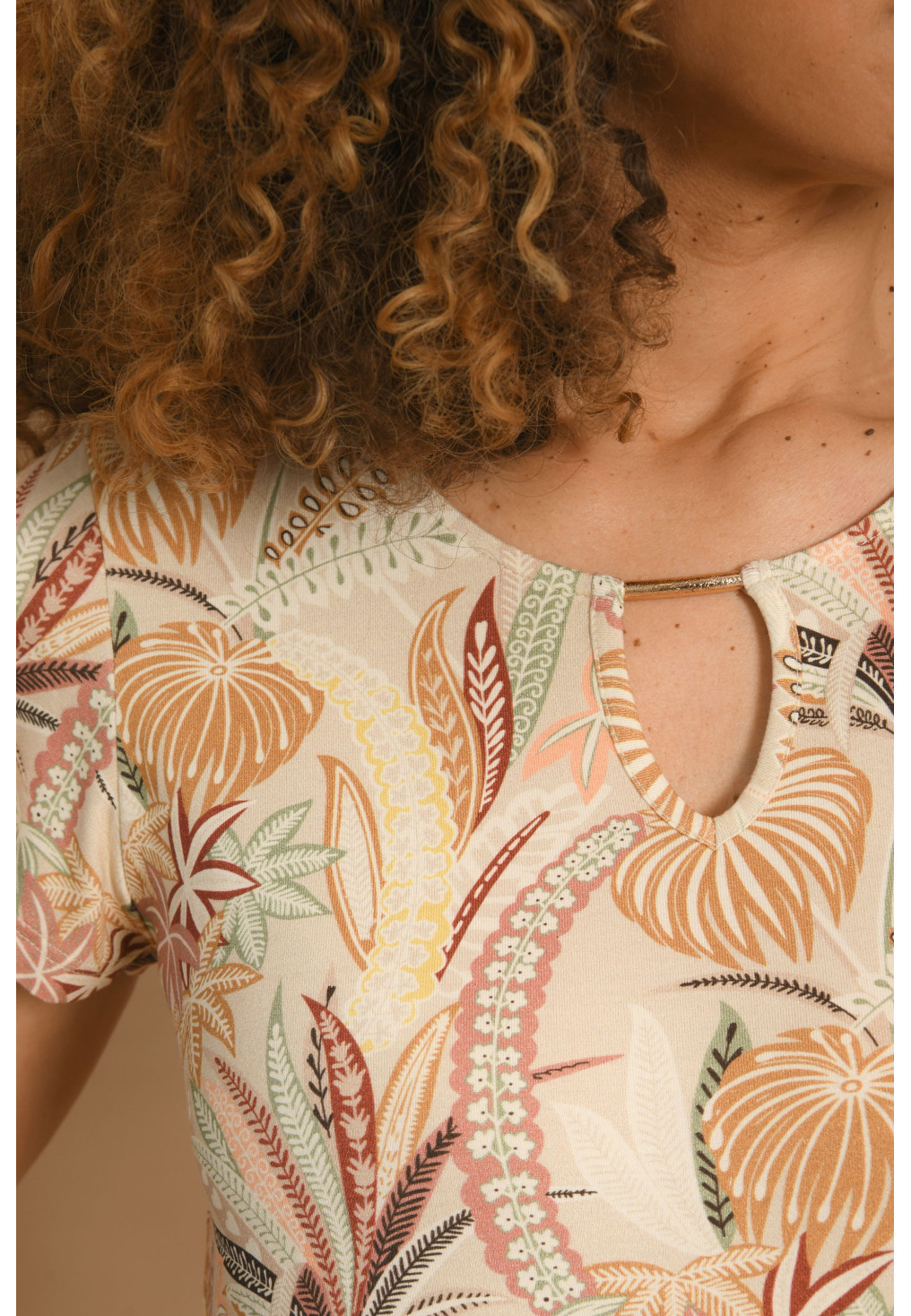 T-SHIRT - SABLE - GUYLAINE - Un Jour Ailleurs